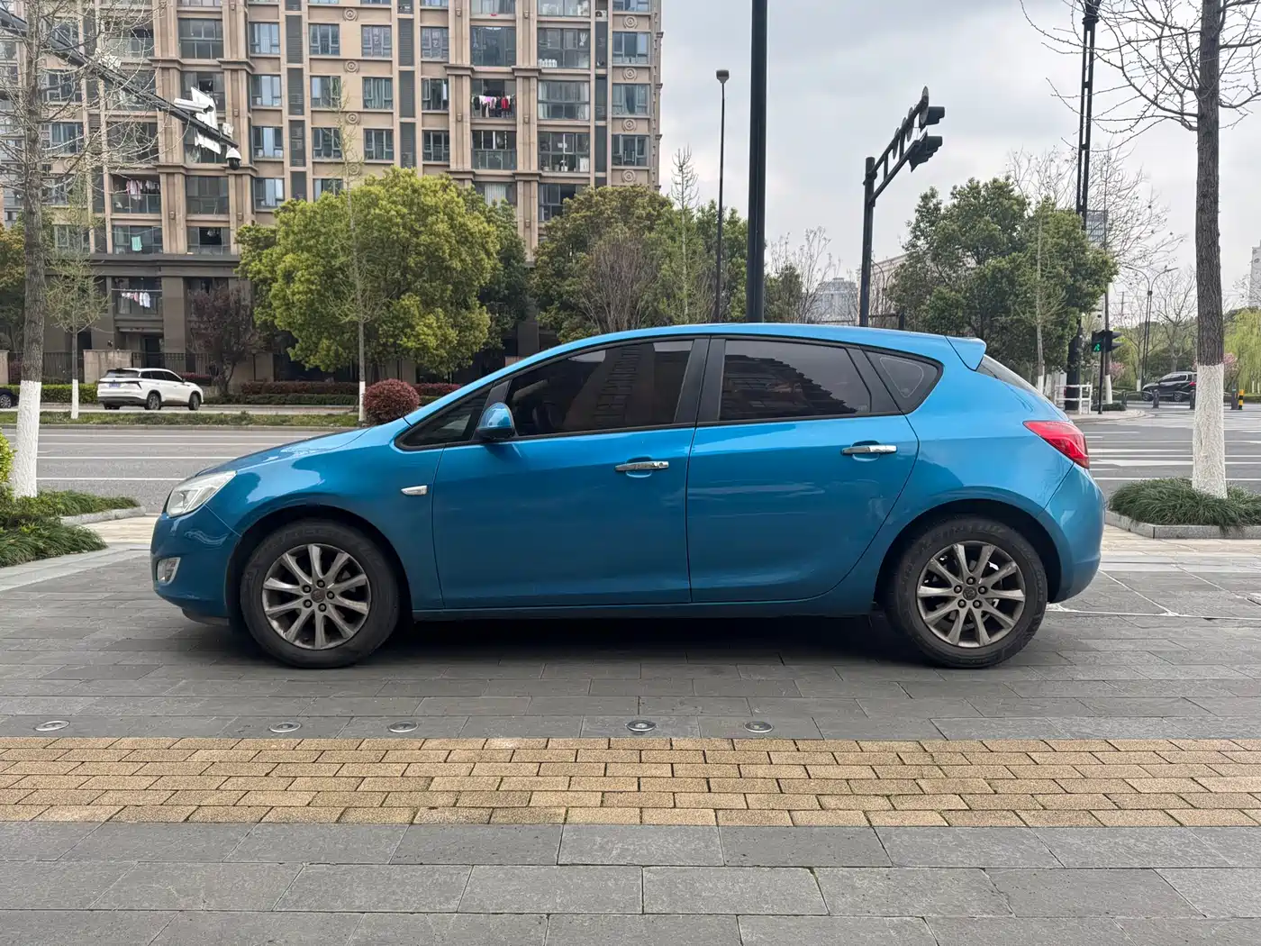 Buick Excelle 2014 XT 1.6L Automatic Fashion фото 3