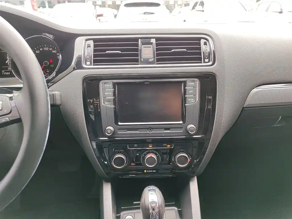 Volkswagen Sagitar 2018 280TSI DSG Spark Edition фото 13