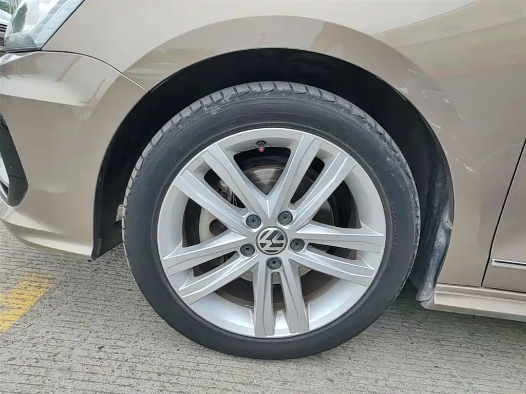 Volkswagen Sagitar 2018 280TSI DSG Spark Edition фото 23