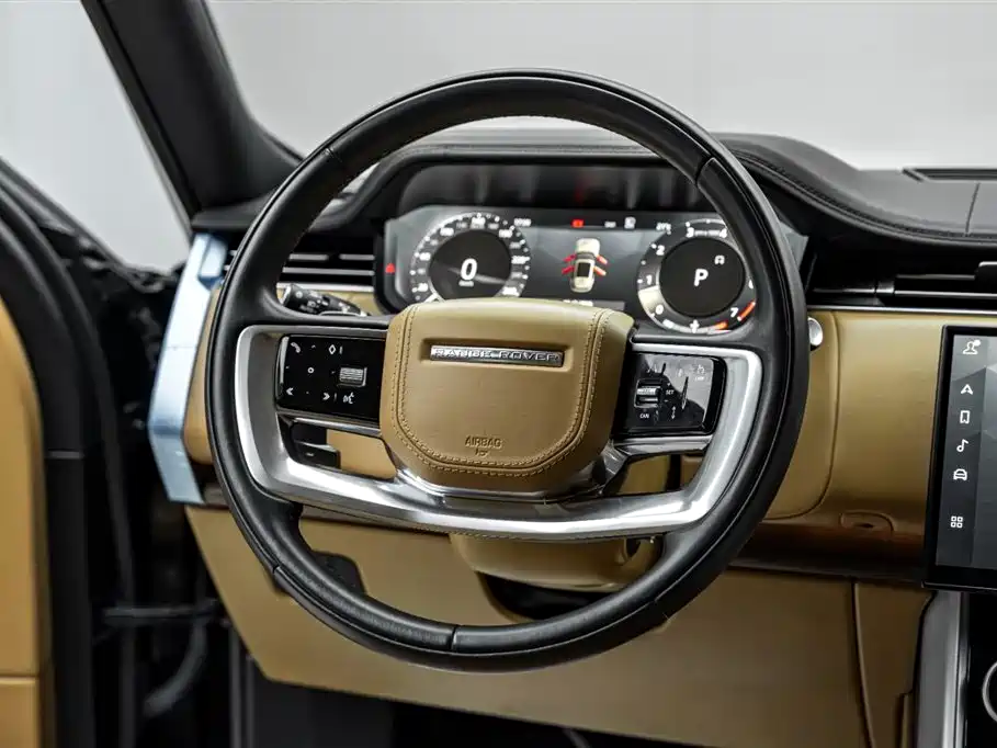 Land Rover Range Rover 2023 3.0 L6 360PS Golden Age Edition фото 23