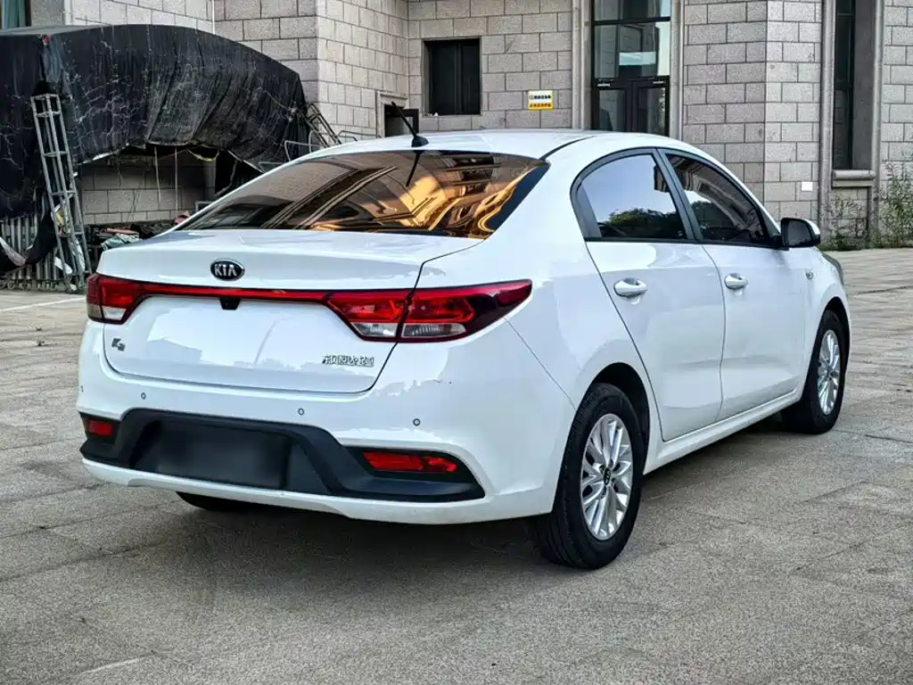 Kia K2 2017 2017 Sedan 1.4L AT GLS
