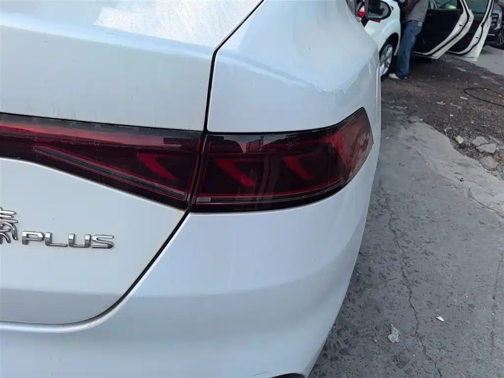 BYD Qin PLUS 2021 DM-i 120KM Flagship фото 8