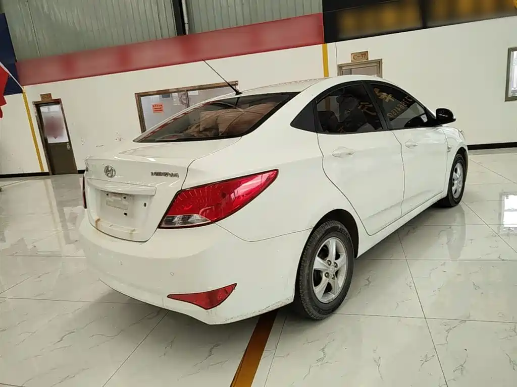 Hyundai Verna 2014 1.4L Automatic Smart GLS фото 7