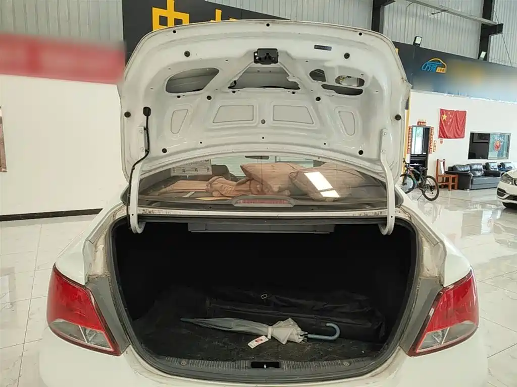 Hyundai Verna 2014 1.4L Automatic Smart GLS фото 19