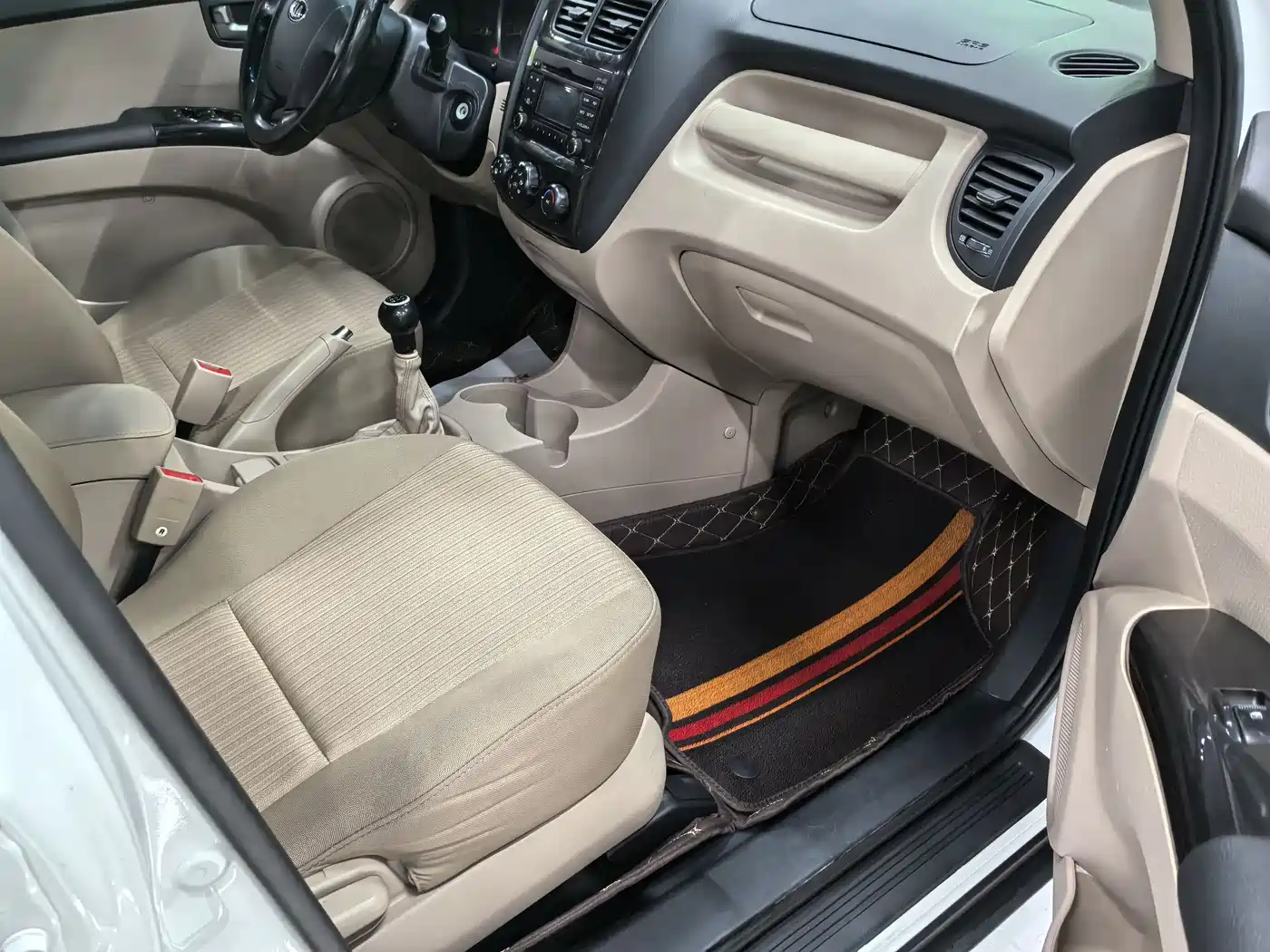 Kia Sportage 2013 2.0L Manual 2WD GL фото 11