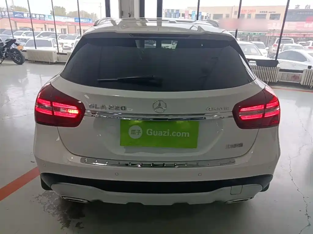 Mercedes-Benz GLA 2017 GLA 220 4MATIC Fashion фото 6