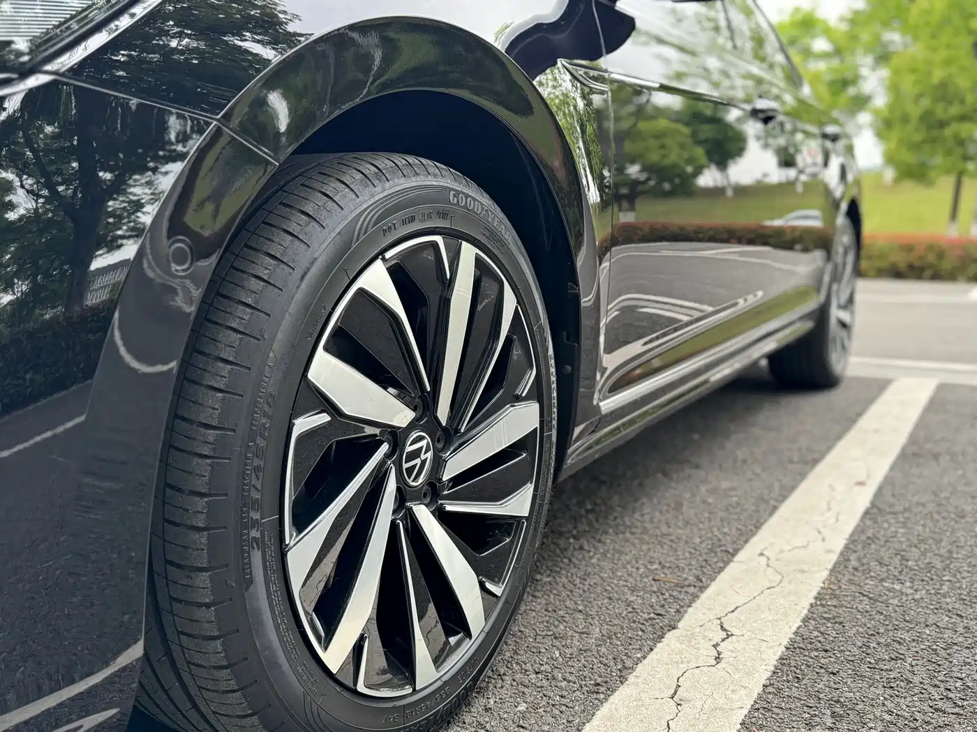 Volkswagen Passat 2022 330TSI Starlight Luxury Edition фото 23