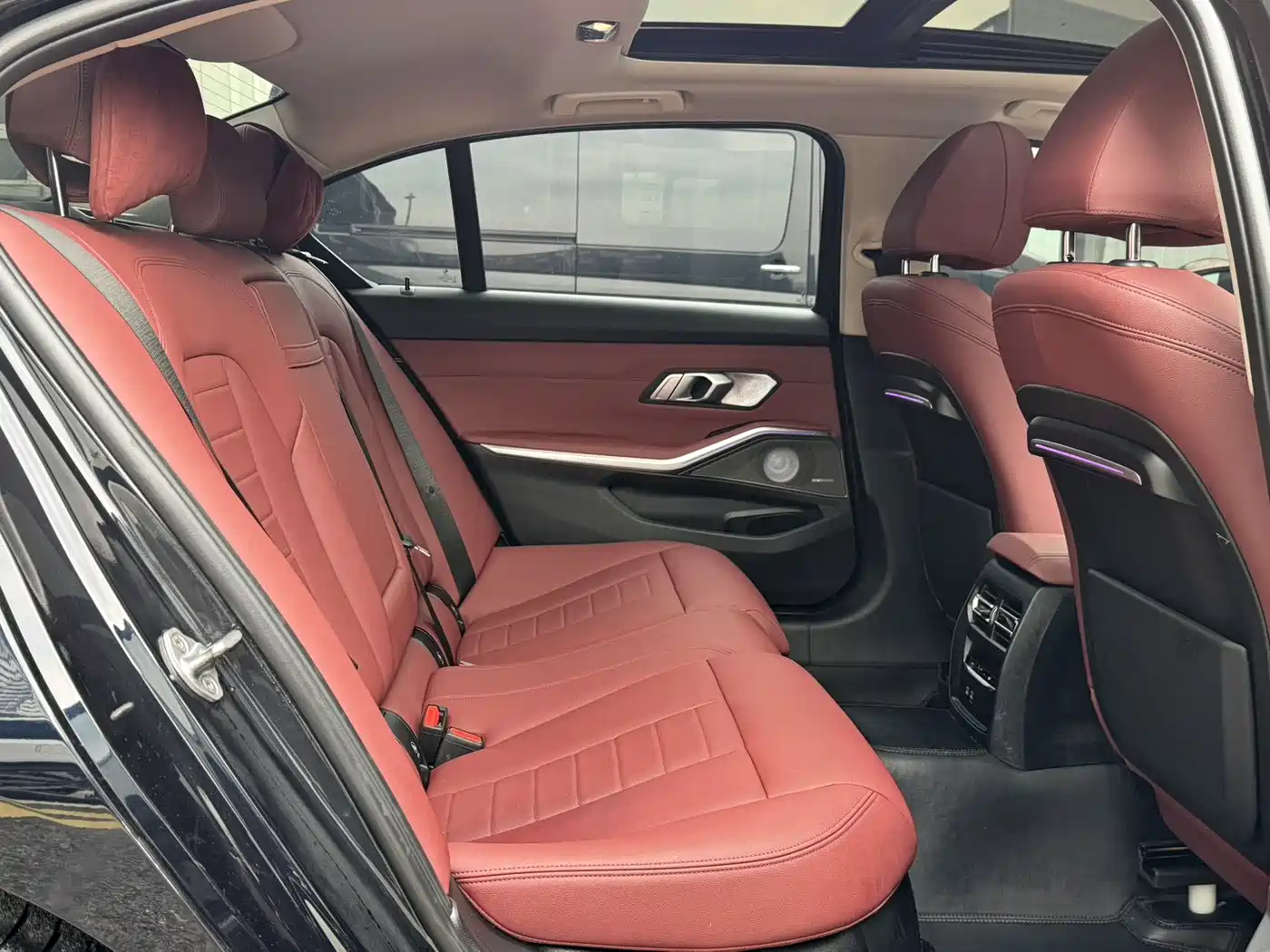 BMW 3 Series 2021 330Li xDrive M Sport Night Edition фото 9