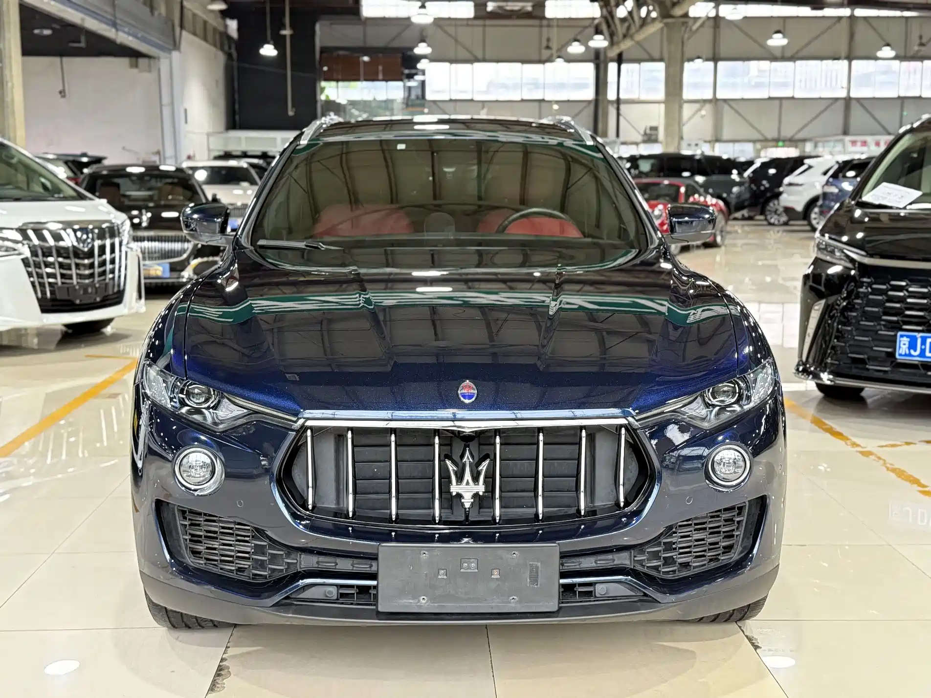 Photo 2 - Maserati Levante