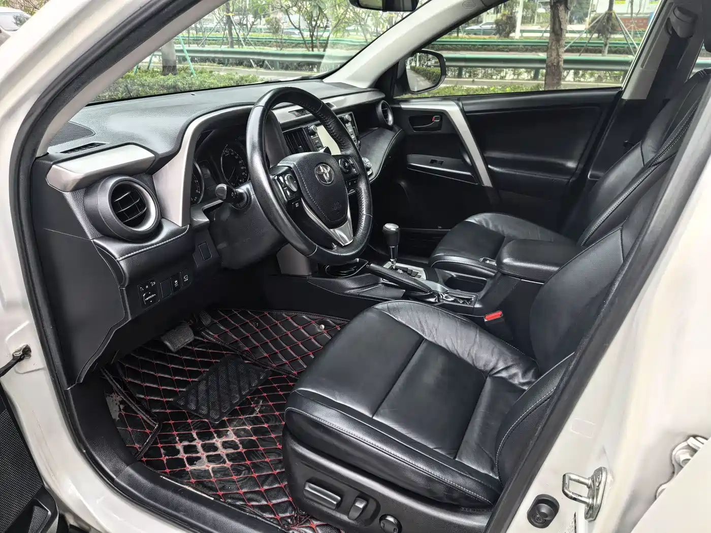 Toyota RAV4 Rongfang 2018 2.5L Automatic 4WD Elite i Edition фото 10