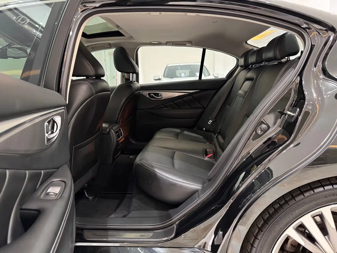 Infiniti Q50L 2021 2.0T Premium Sport фото 10