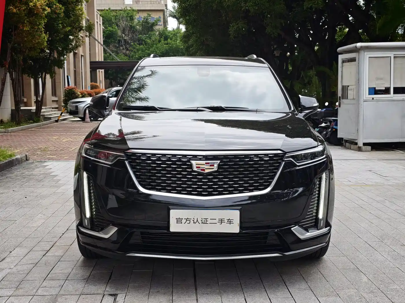 Cadillac XT6 2022 2.0T 6-Seater 2WD Luxury Edition фото 2