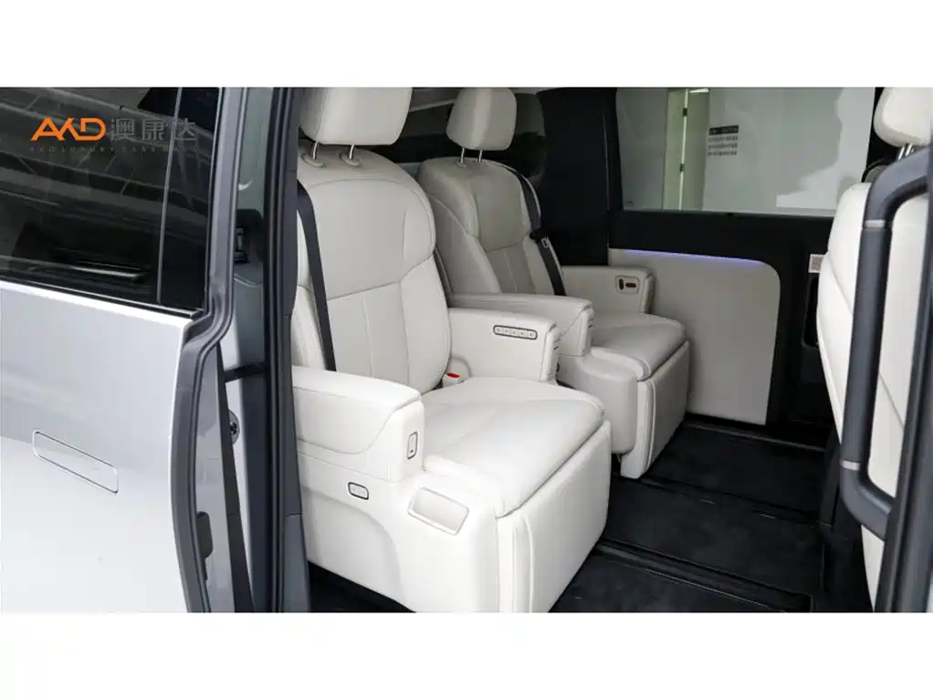Li Auto MEGA 2026 2025 Model Home Family Special Edition