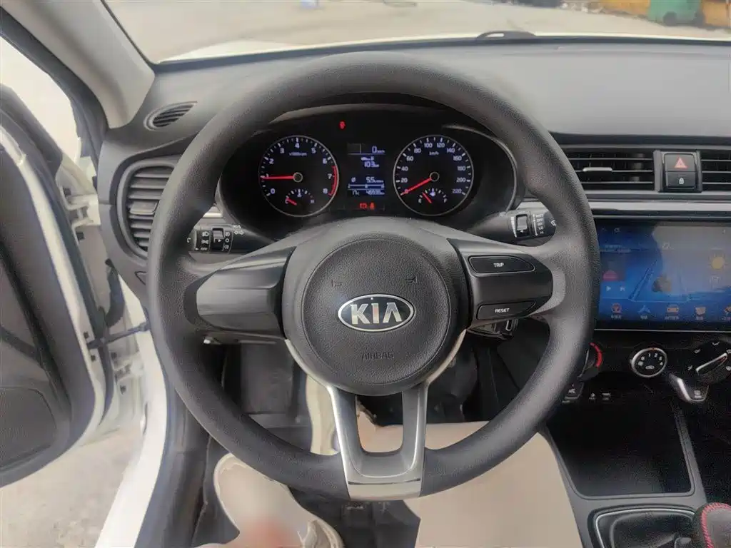 Kia K2 2017 Sedan 1.4L MT 15th Anniversary Special Edition GLS фото 11
