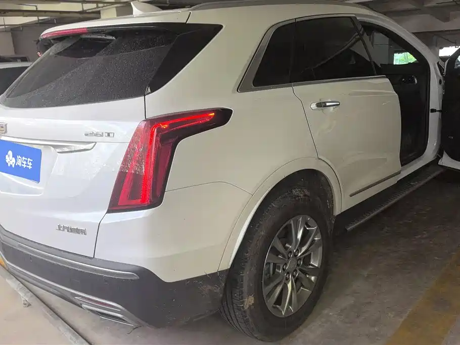 CADILLAC XT5