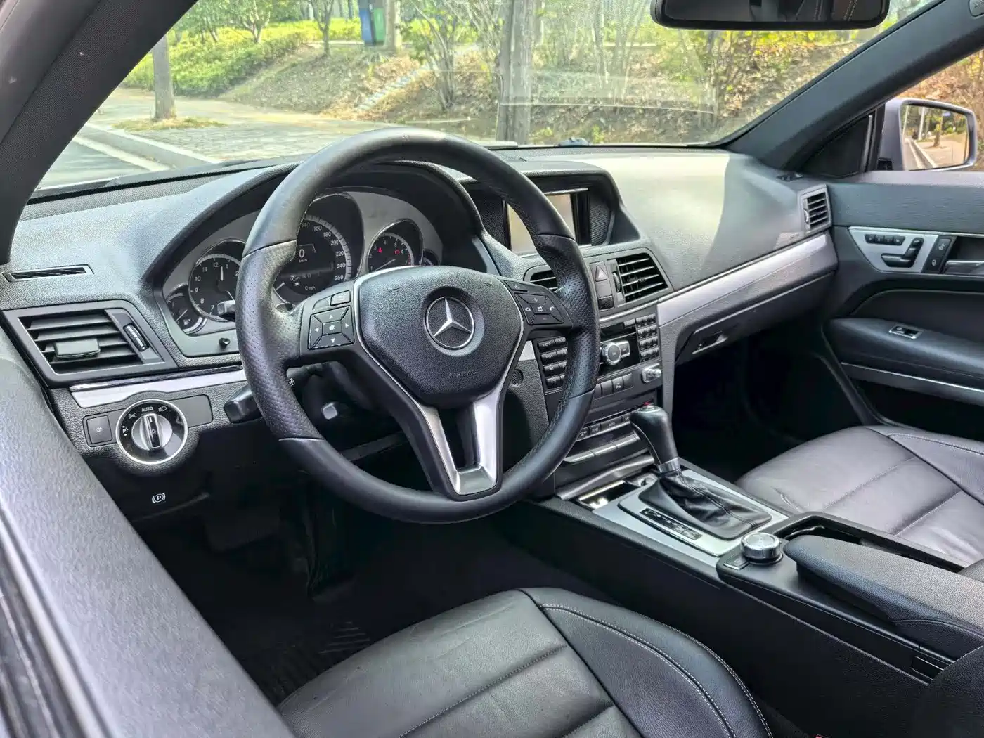 Mercedes-Benz E-Class (Import) 2012 E 200 CGI Coupe фото 5