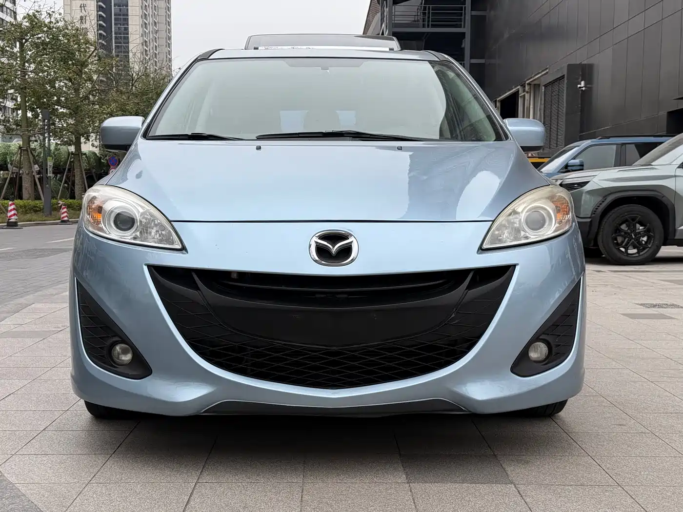 Mazda Mazda5 2012 2011 2.0L Automatic Luxury