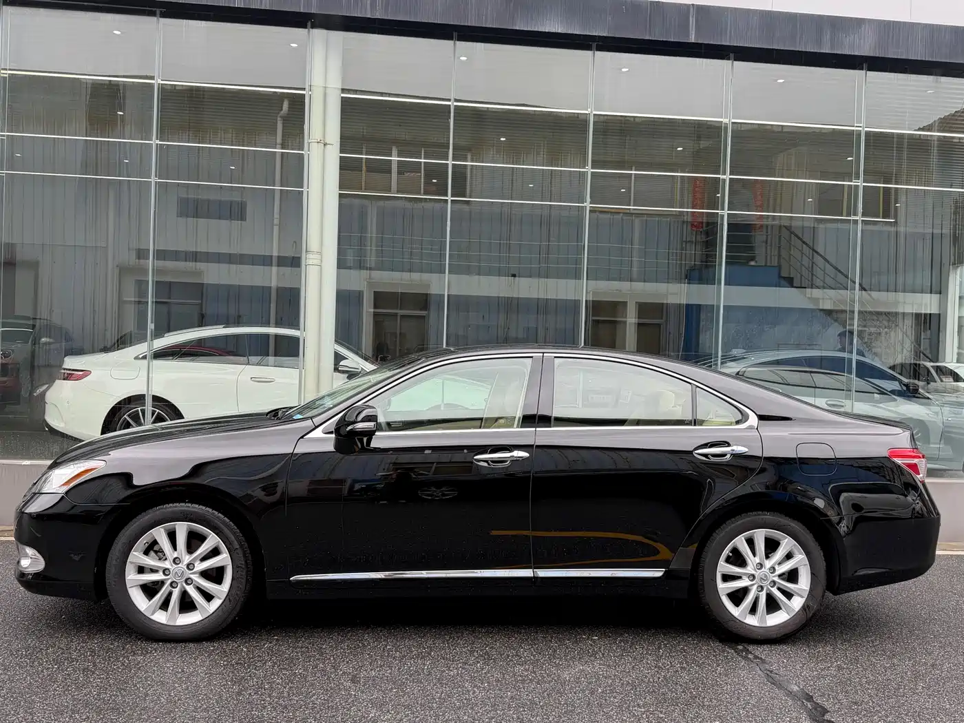 Lexus ES 2010 240 Elegance Edition фото 3