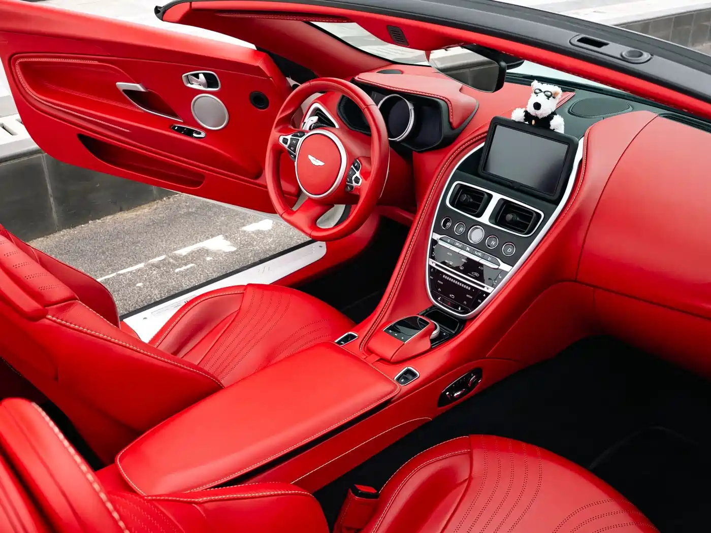 Aston Martin DB11 2019 4.0T V8 Volante фото 20