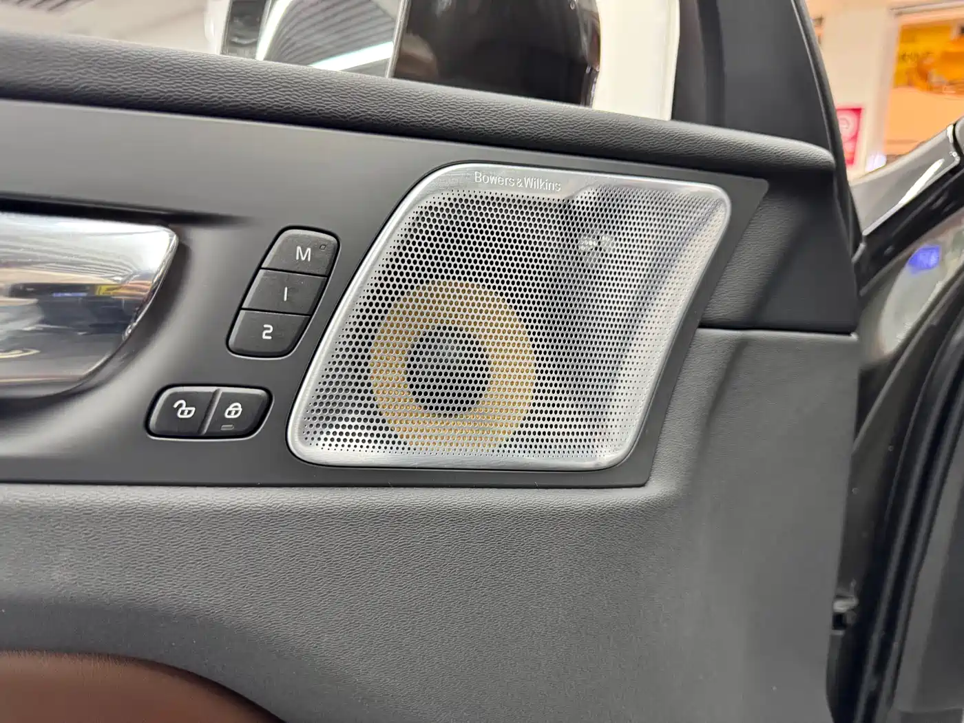 VOLVO XC60 PLUG IN HYBRID