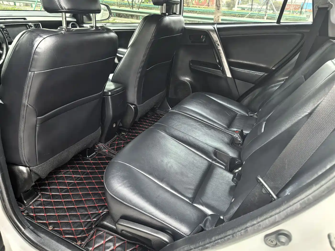 Toyota RAV4 Rongfang 2018 2.5L Automatic 4WD Elite i Edition фото 8