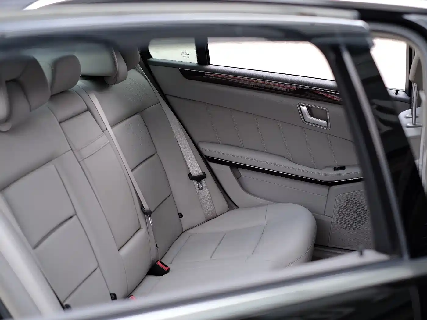 Mercedes-Benz E-Class 2012 E 200 L CGI Elegance фото 37