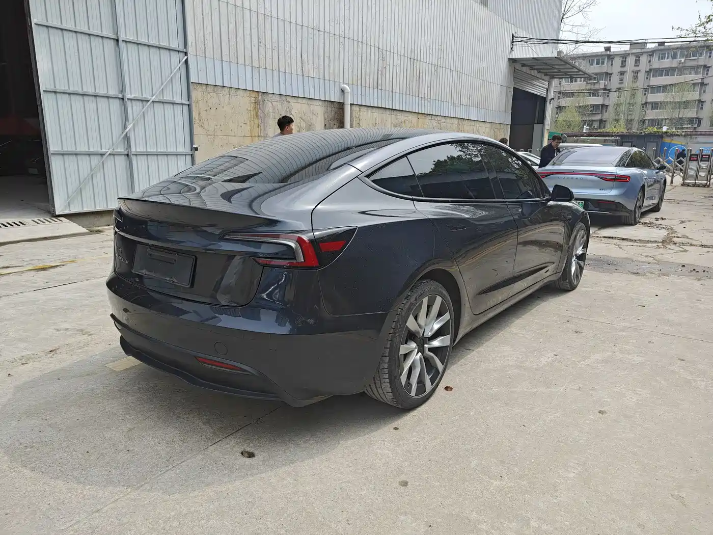 TESLA MODEL 3