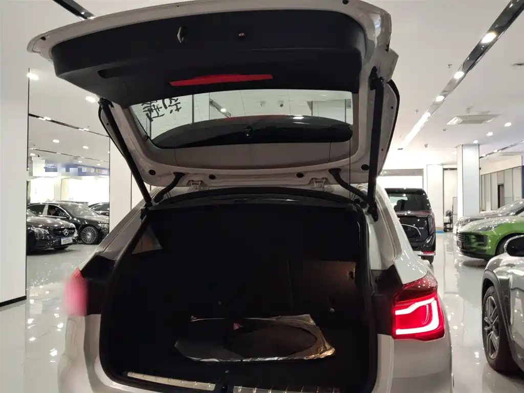 BMW X1 2019 sDrive18Li Premium Model фото 12
