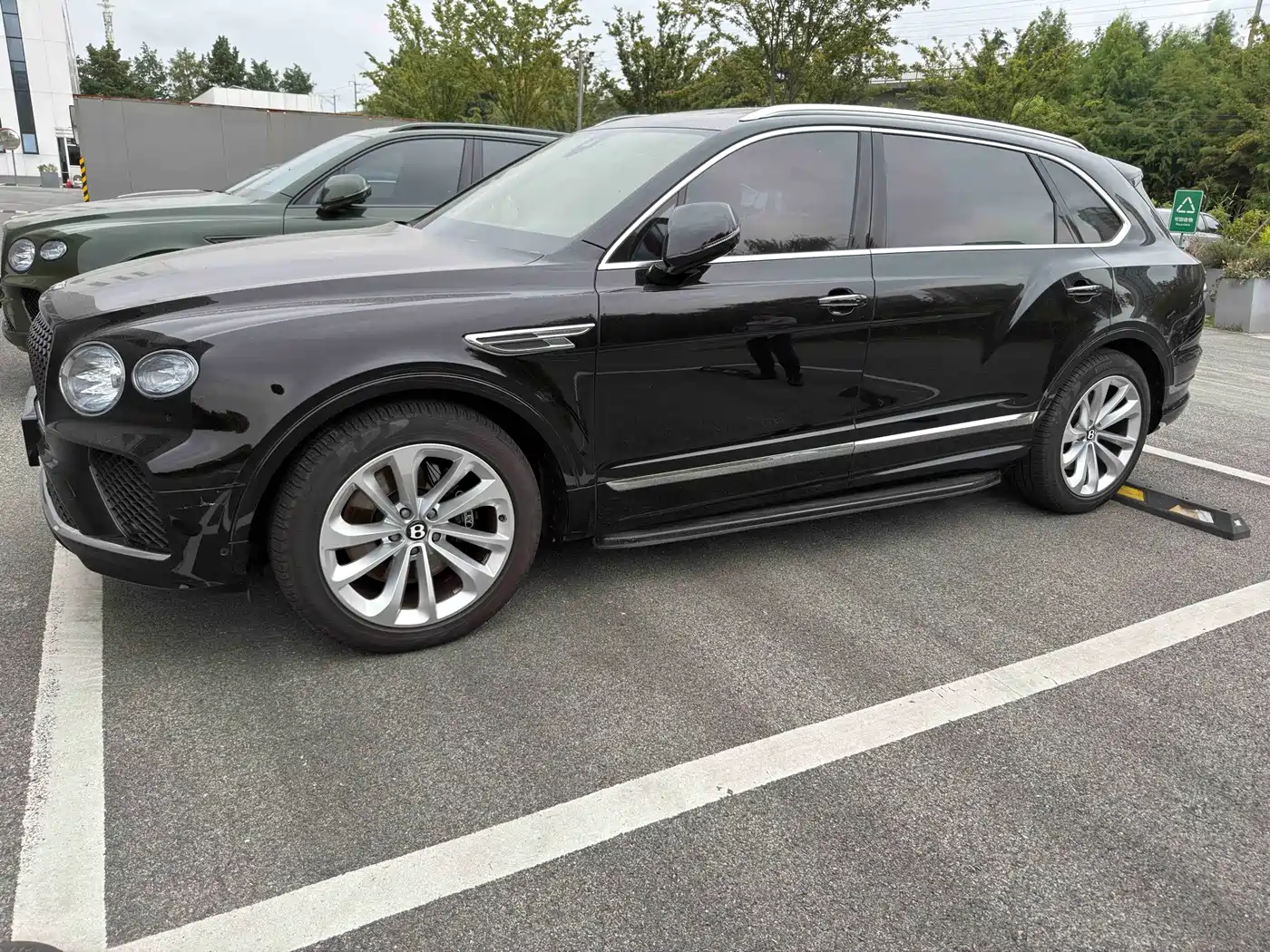 Bentley Bentayga 2025 2024 4.0T V8 Long Wheelbase