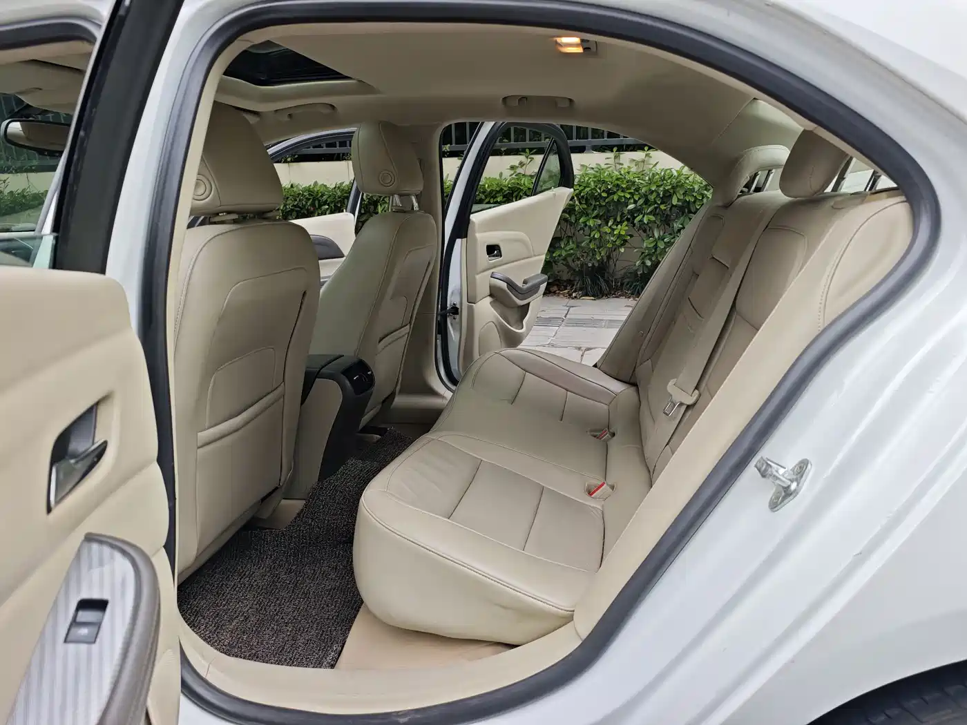 Chevrolet Malibu 2013 2.0L Automatic Luxury Edition фото 13