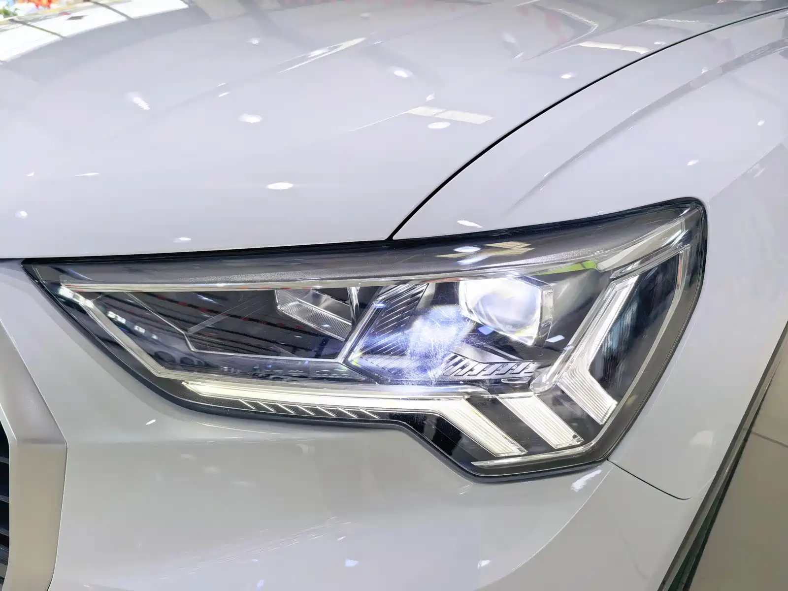 Фото 6 - Audi Q3