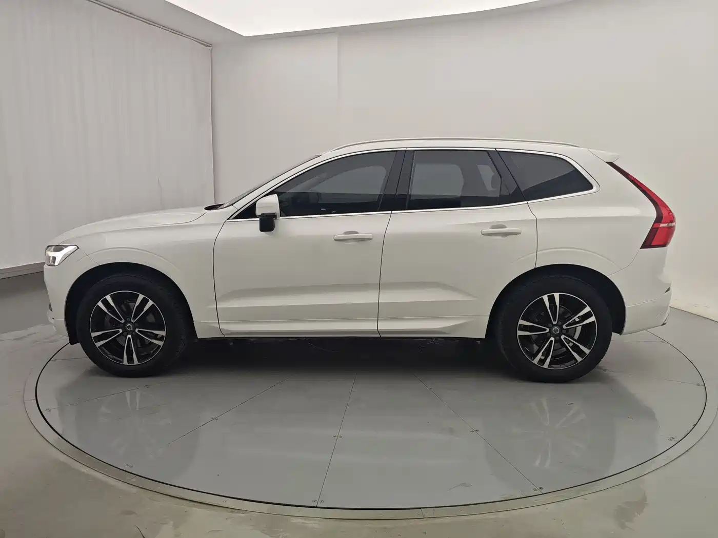 Фото 3 - Volvo XC60