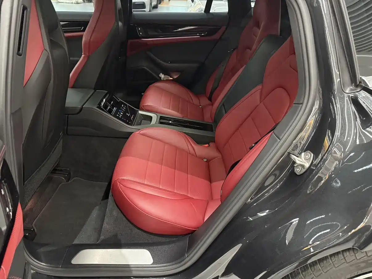Photo 9 - Porsche Panamera