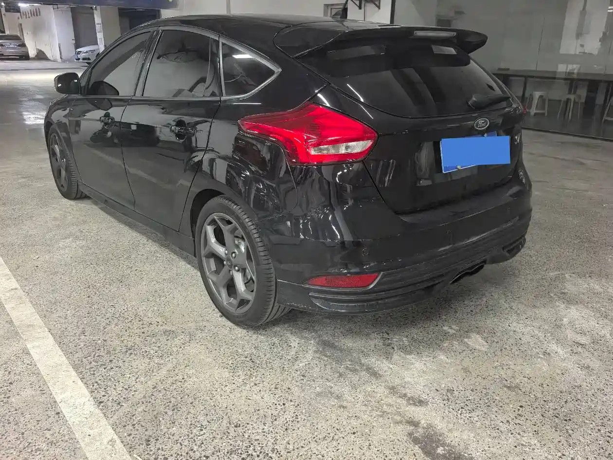 Ford Focus (Import) 2018 2015 2.0T ST Standard Edition