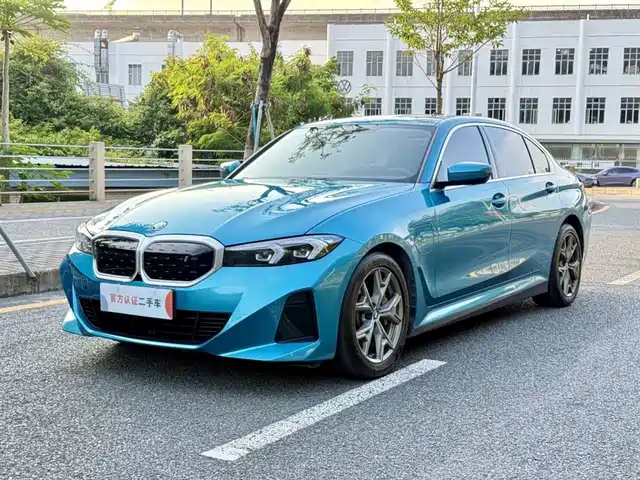 BMW i3 2022 eDrive 35 L