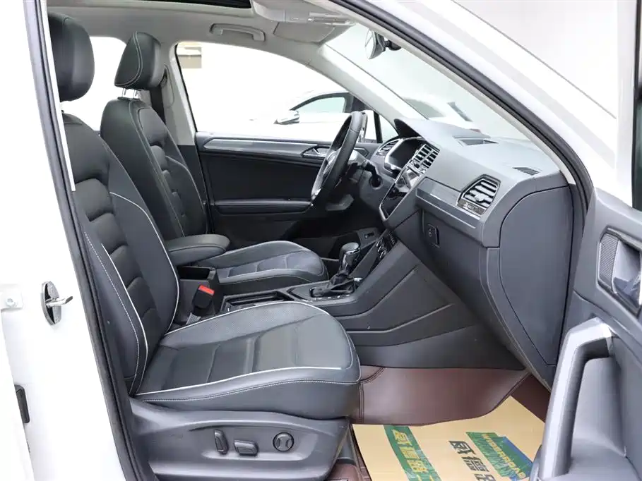 Volkswagen Tiguan L 2019 330TSI Automatic 2WD R-Line Flagship Edition China VI фото 18