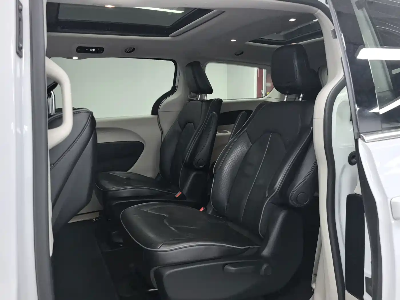 Chrysler Grand Caravan PHEV (Import) 2020 2019 3.6L Plug-in Hybrid
