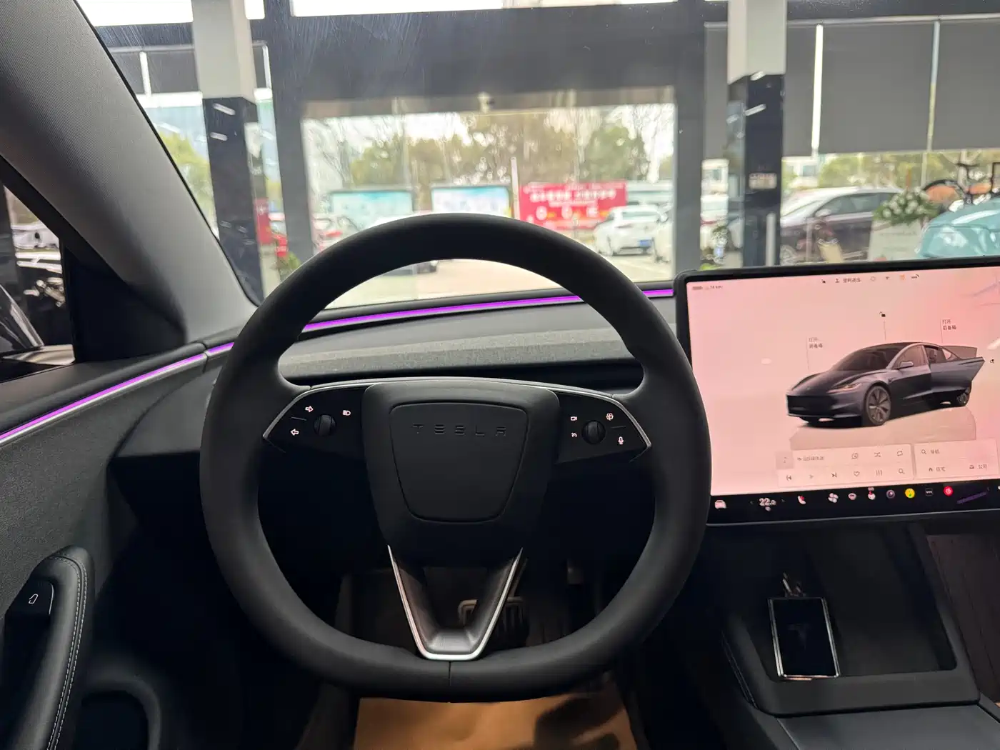 TESLA MODEL 3