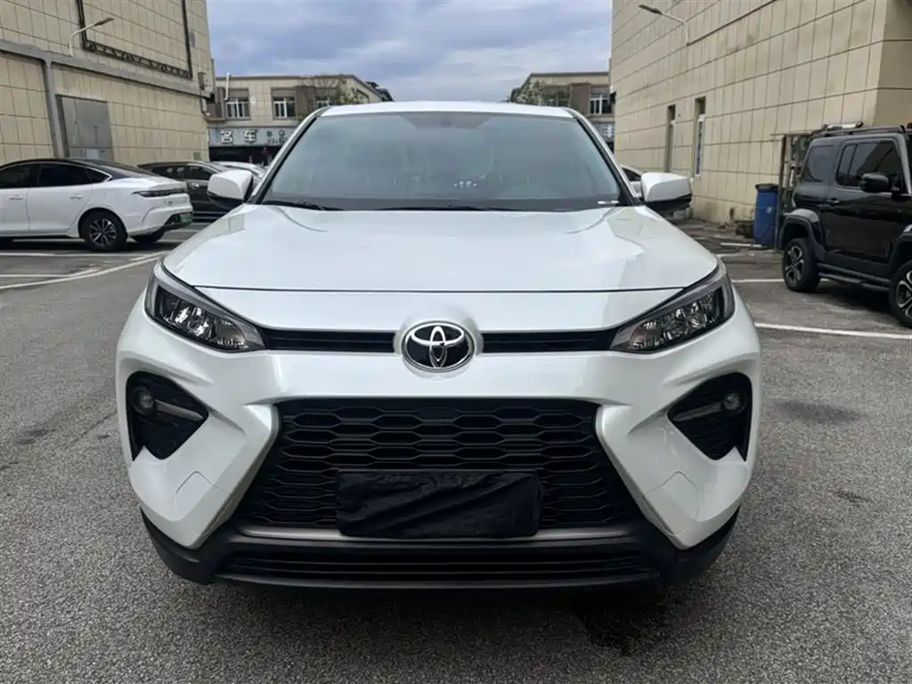 Toyota Wildlander 2023 2.0L CVT FWD LE фото 8