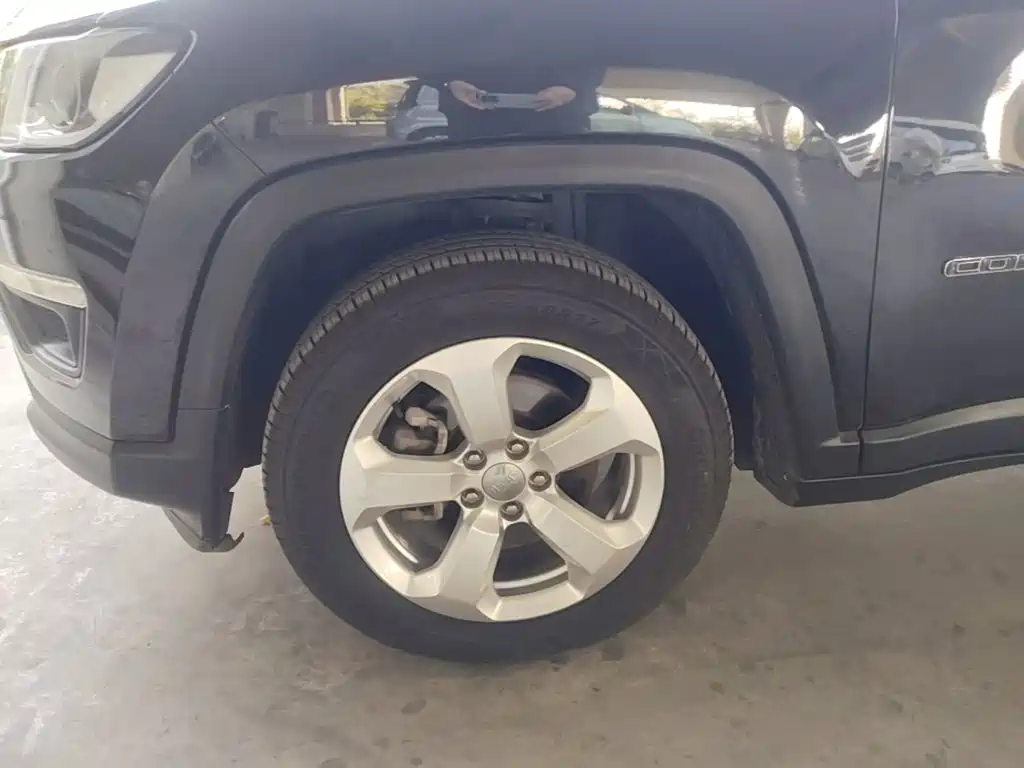 Фото 23 - Jeep Compass