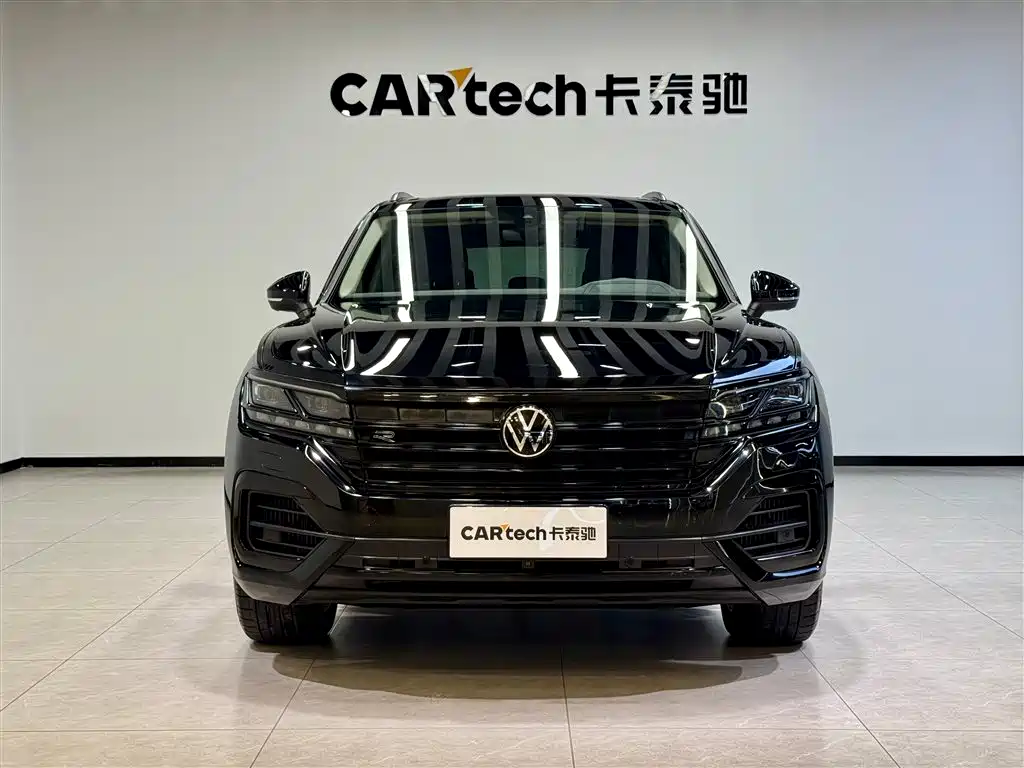 Volkswagen Touareg 2023 3.0TSI R-Line Black Sports Package фото 3