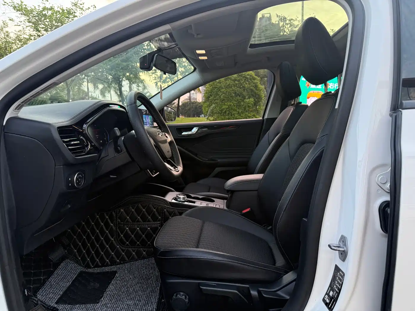 Ford Focus 2021 2021 Sedan EcoBoost 180 Auto Trend