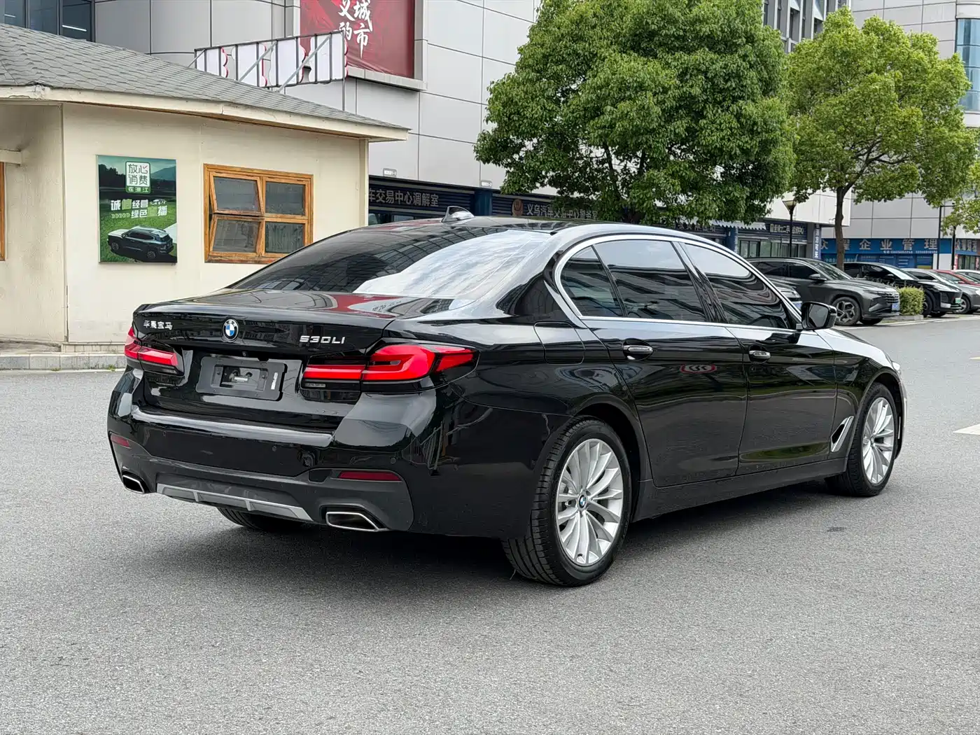 BMW 5 Series 2018 525Li Luxury Package фото 5