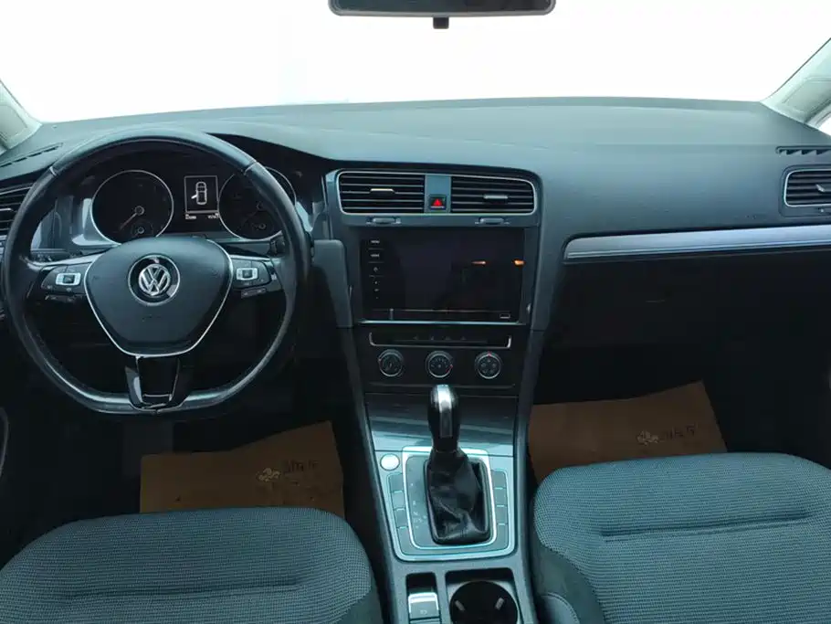 Volkswagen Golf 2020 Beloved Edition 280TSI DSG Comfort фото 12