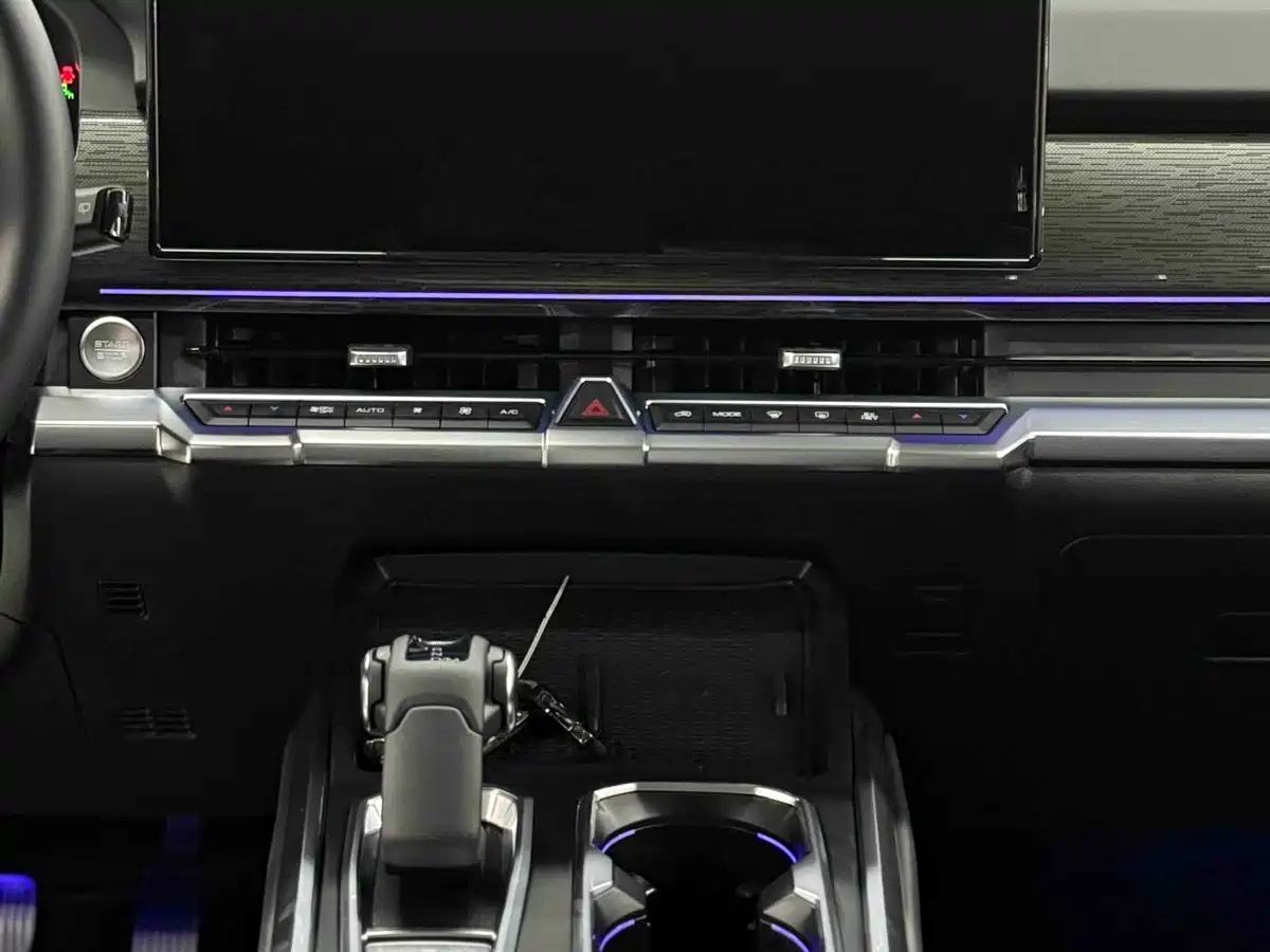 Tank 400 New Energy 2023 Hi4-T Super Edition фото 6