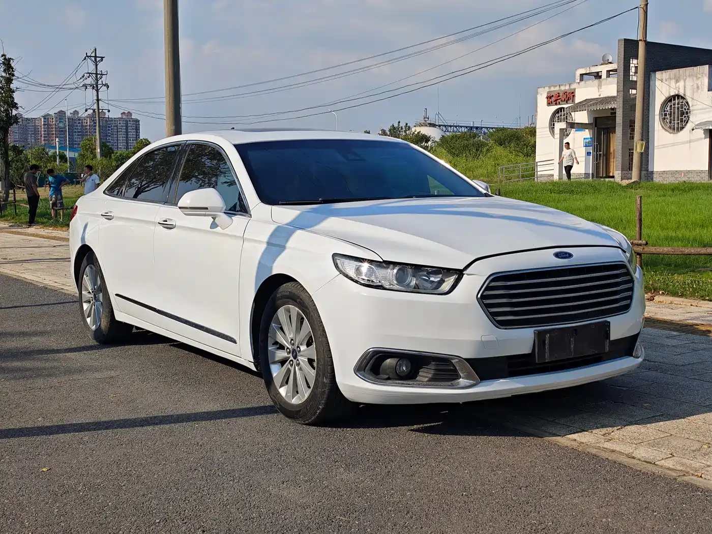 Фото 3 - Ford Taurus