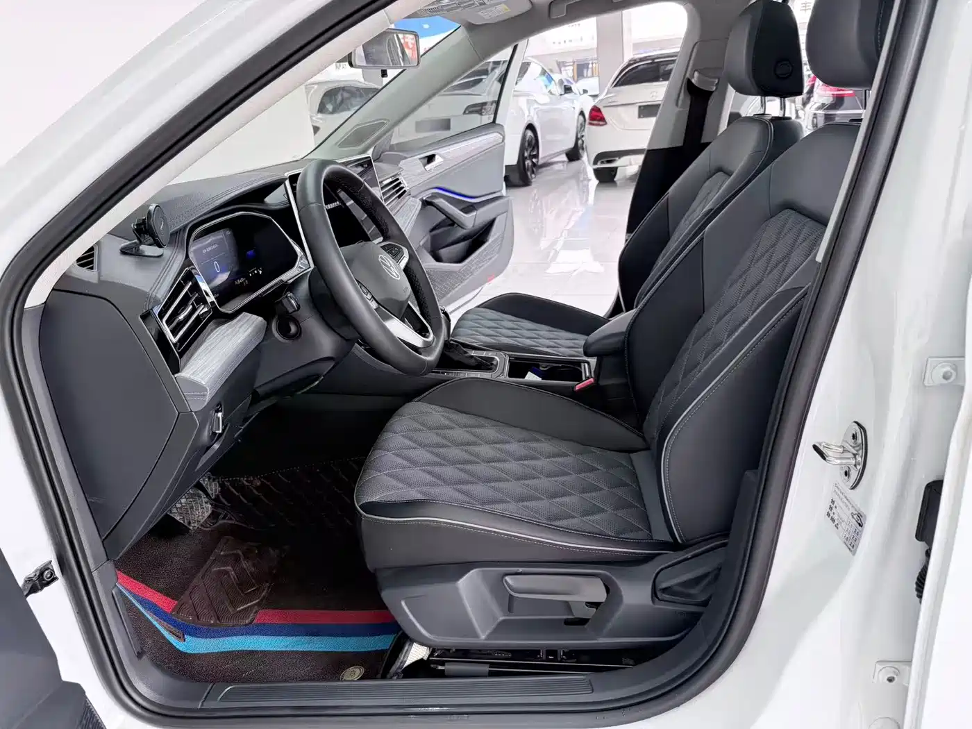 Volkswagen Sagitar 2023 300TSI DSG Surpassing Edition фото 4