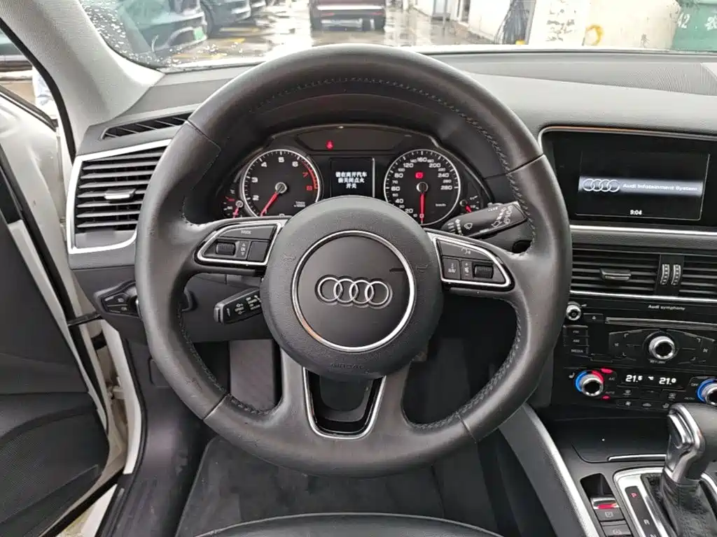 Audi Q5 2018 2017 Plus 40 TFSI Technology