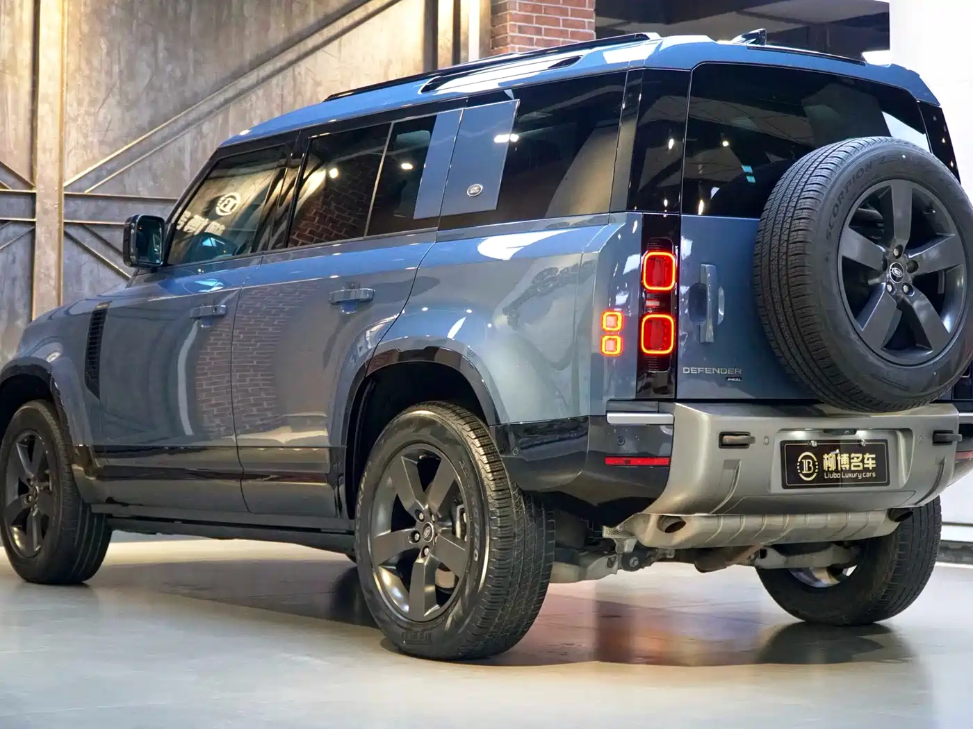 Land Rover Defender 2022 110 P400 X-DYNAMIC HSE фото 4