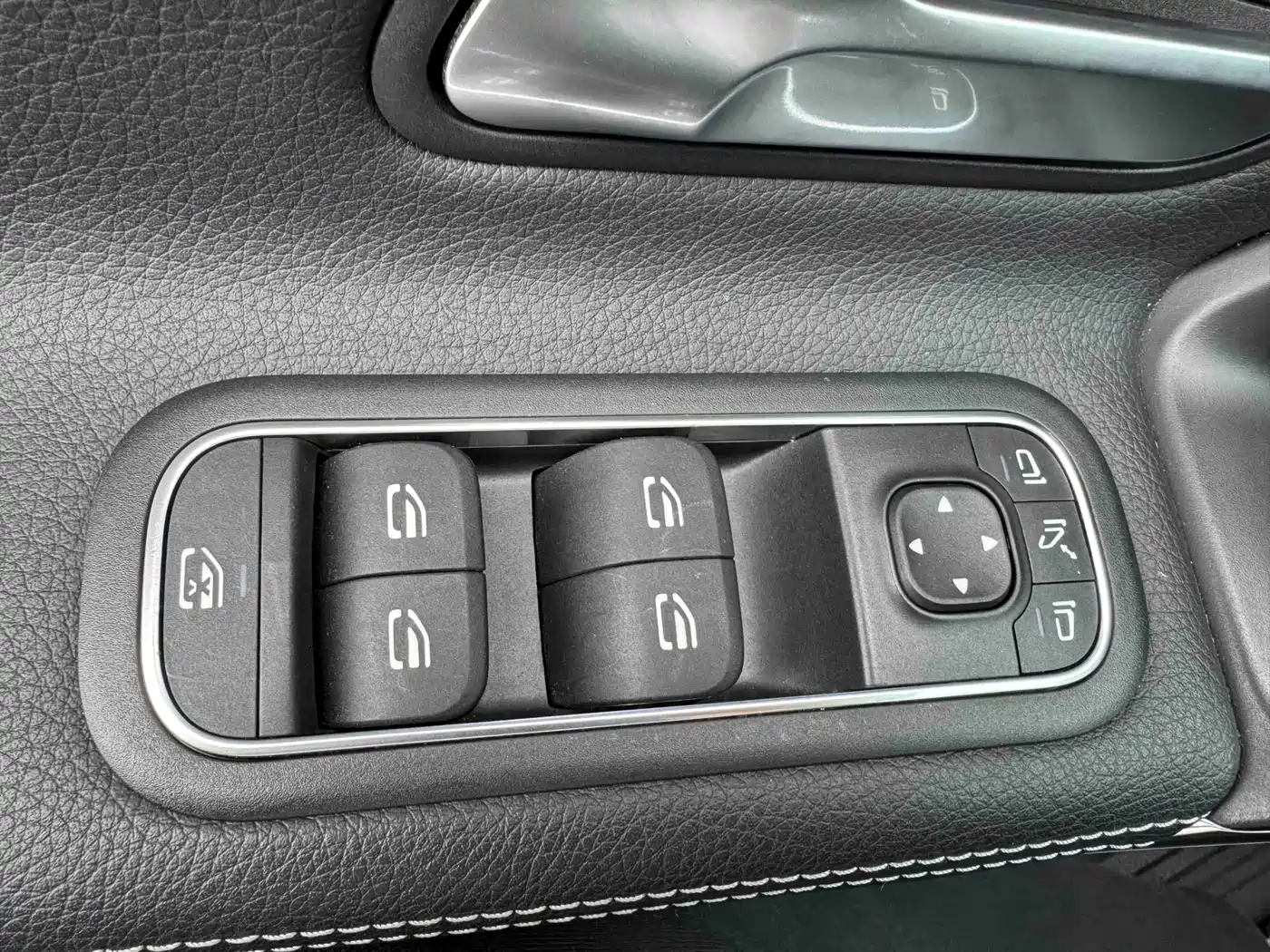 Mercedes-Benz A-Class 2021 A 200 L Sport Sedan Fashion Edition фото 19